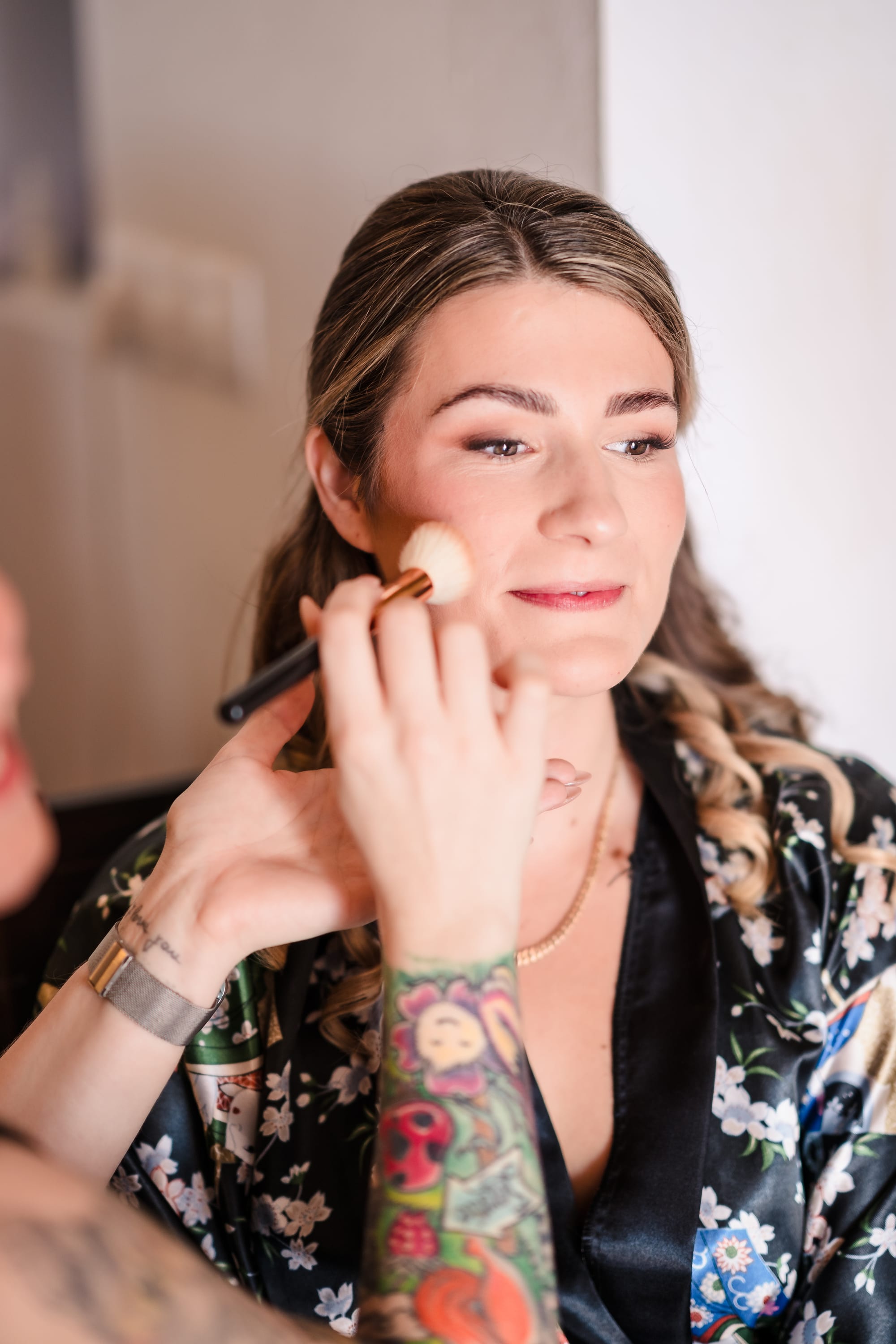 Maquillaje y peinado de novia por Debra Beauty en Málaga