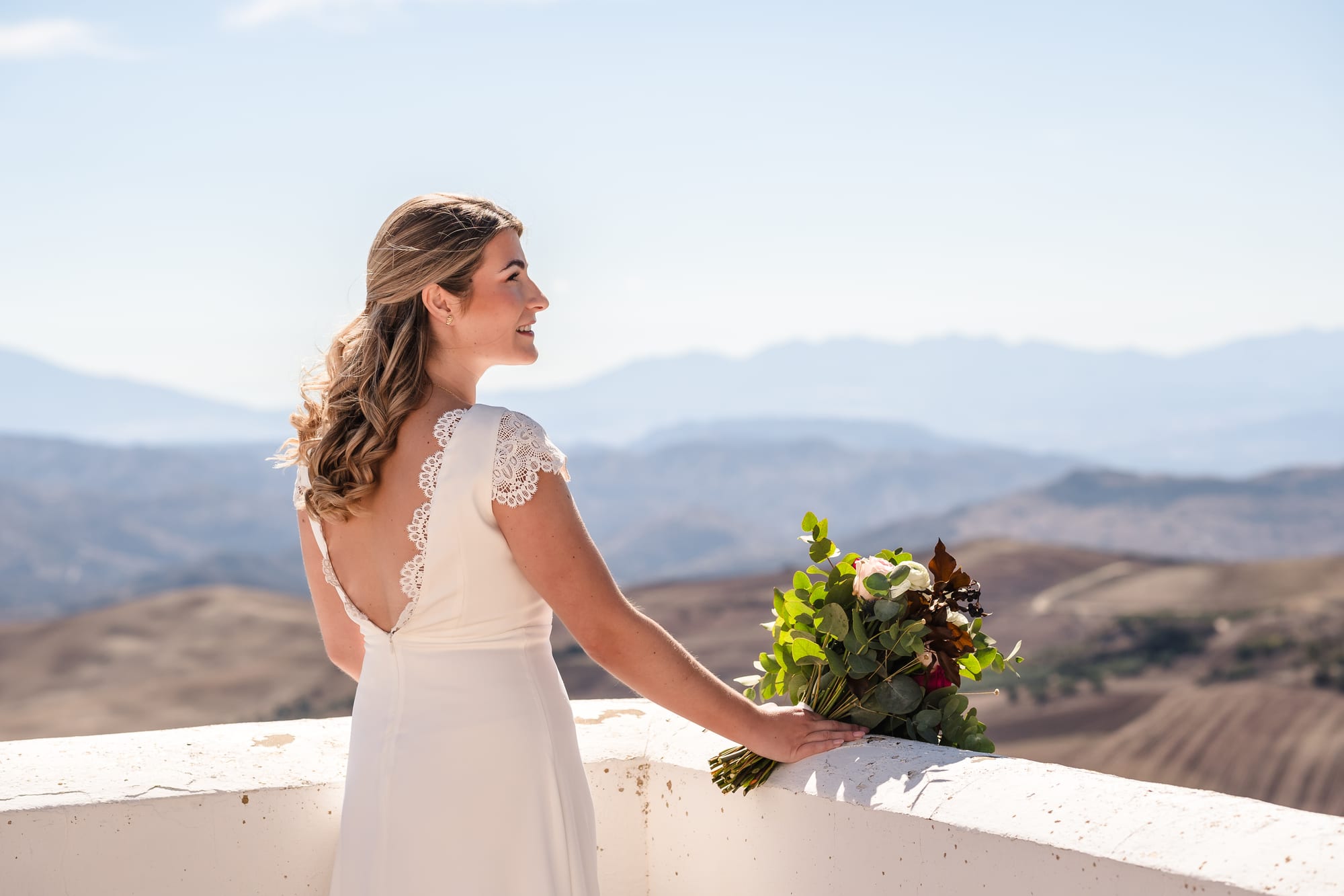 Maquillaje y peinado de novia por Debra Beauty en Málaga