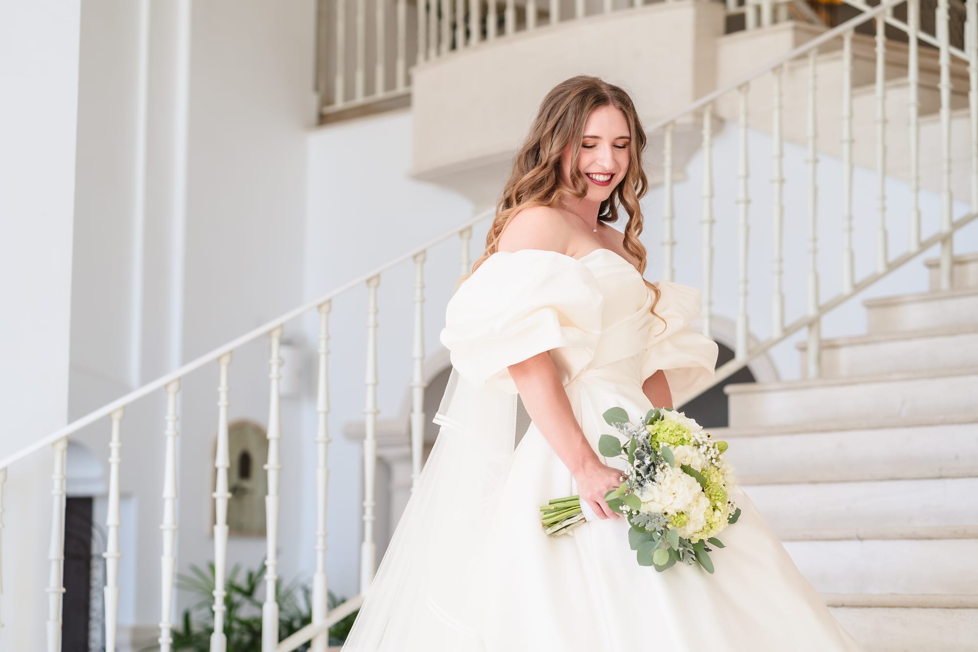 Maquillaje y peinado de novia por Debra Beauty en Málaga