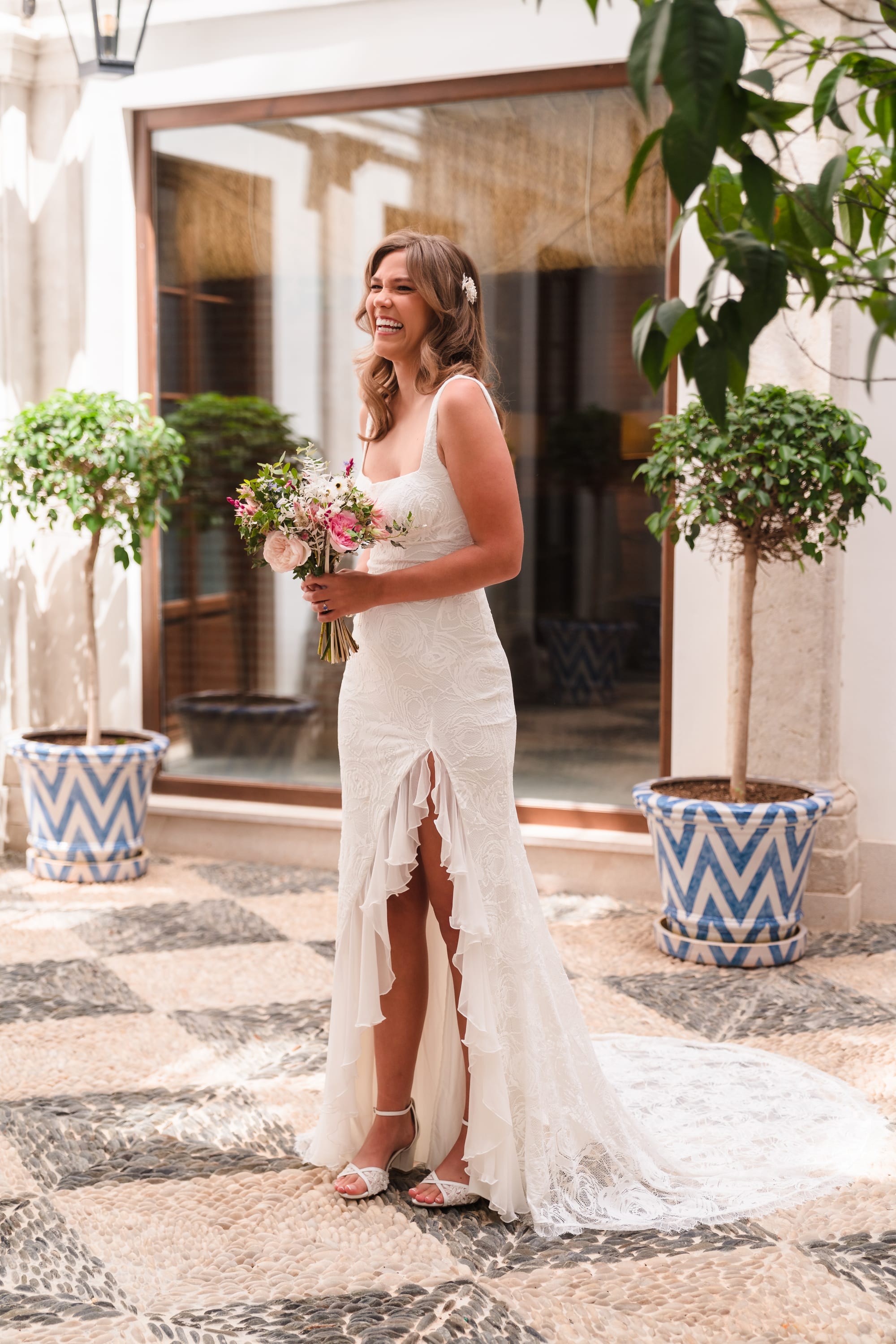 Maquillaje y peinado de novia por Debra Beauty en Málaga