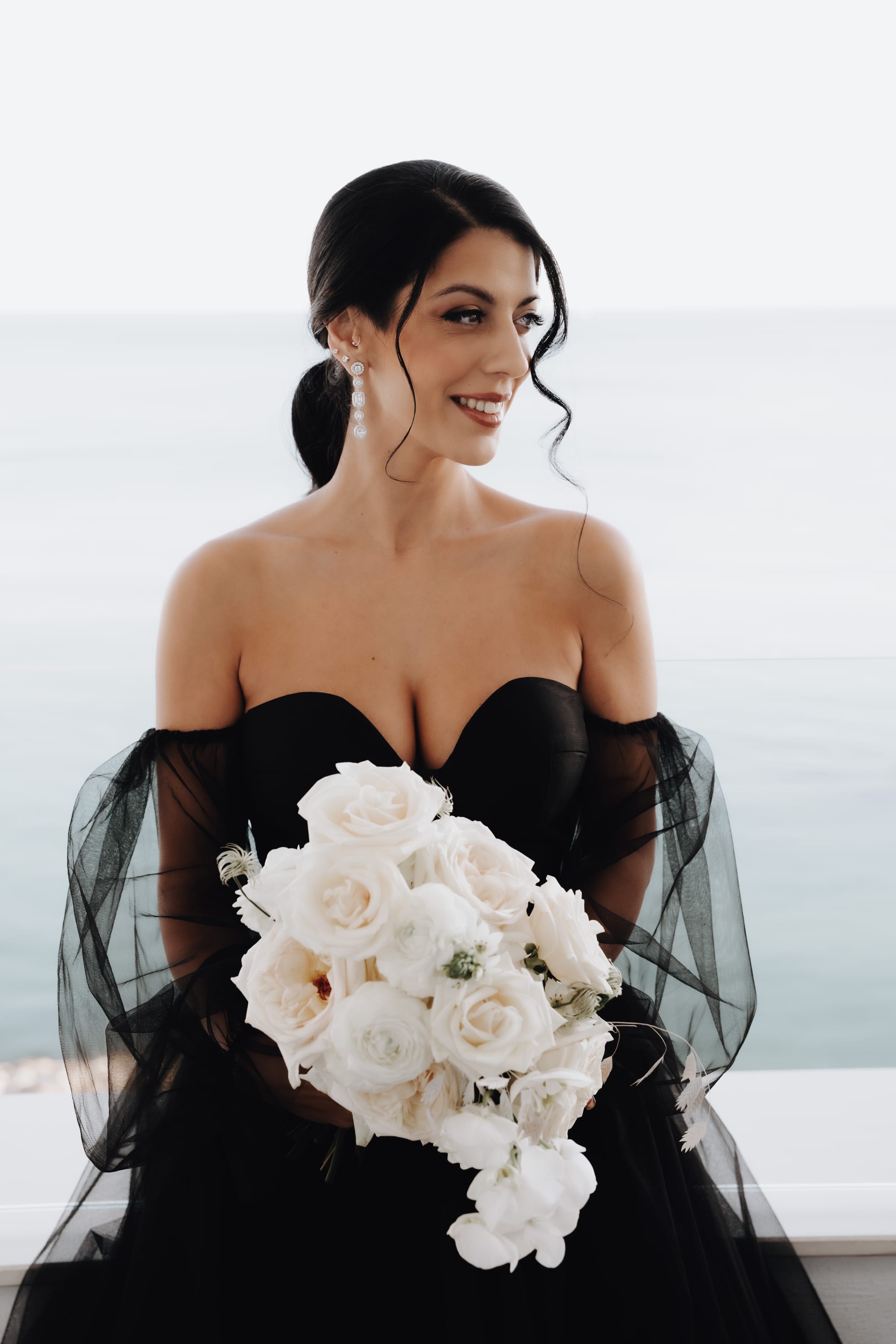 StyledShoot MalagaWeddings — Maquillaje y peinado de novia por Debra Beauty en Málaga