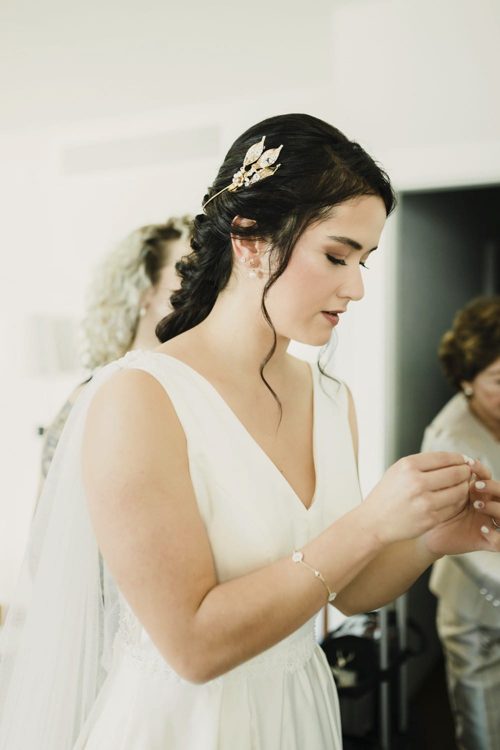 Maquillaje y peinado de novia por Debra Beauty en Málaga