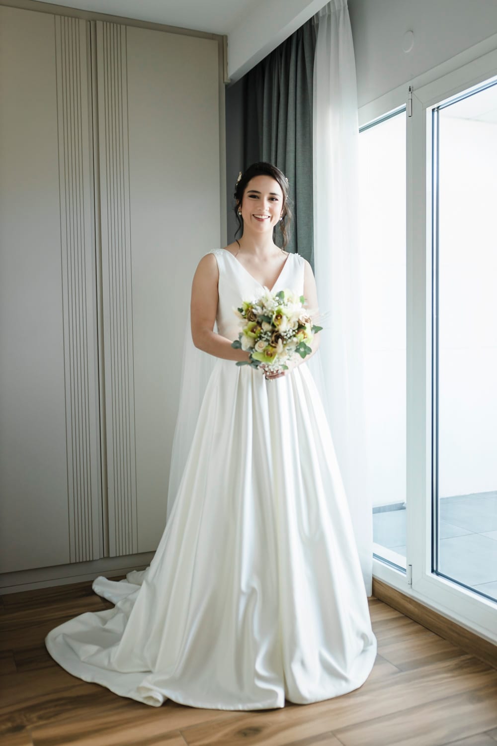 Maquillaje y peinado de novia por Debra Beauty en Málaga